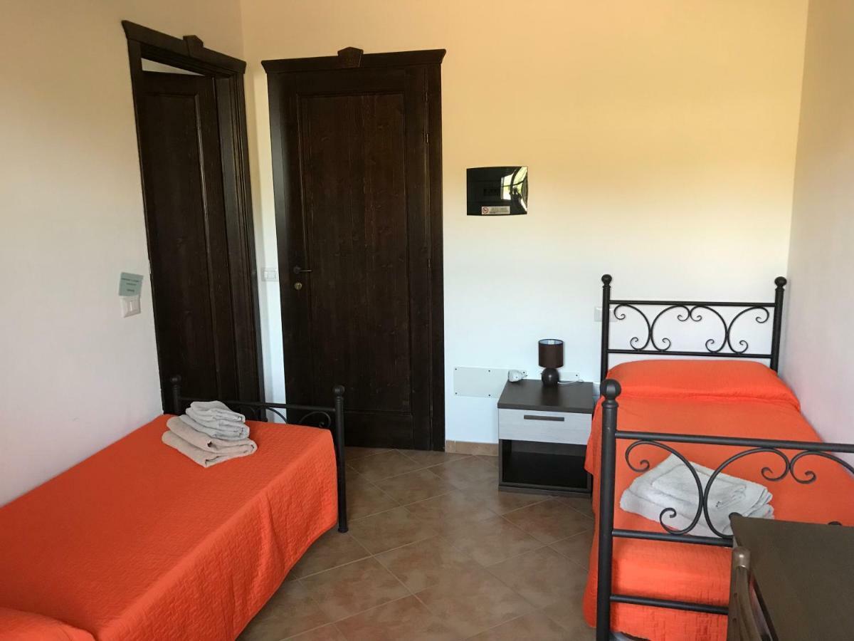 Agriturismo La Fillirea 산탄토니오 디 산타디 외부 사진