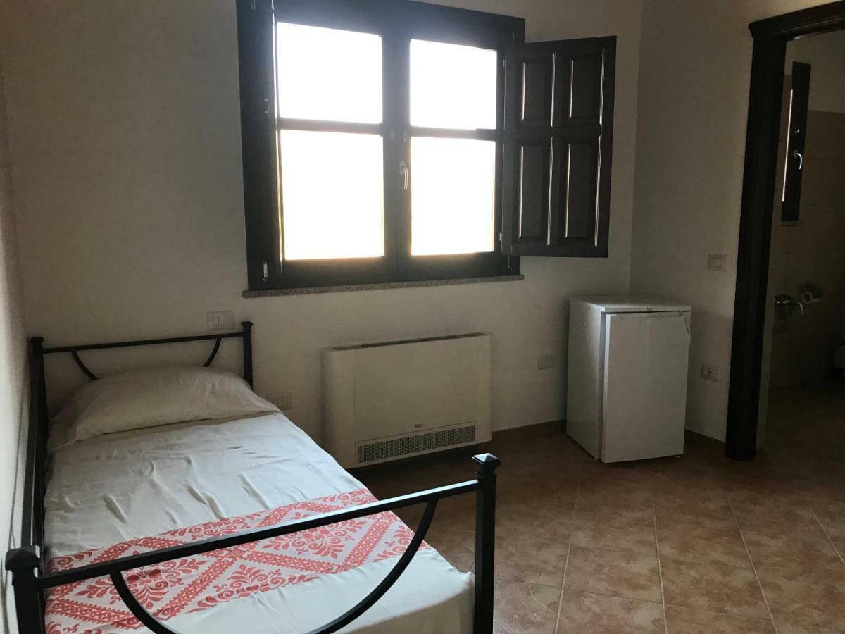 Agriturismo La Fillirea 산탄토니오 디 산타디 외부 사진
